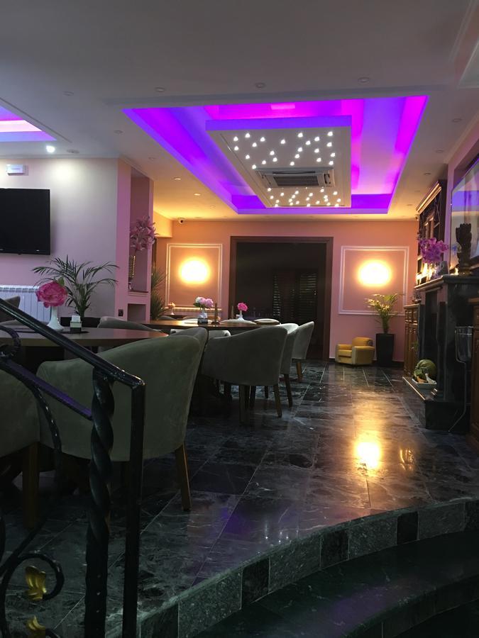 Lux De Paris Hotel