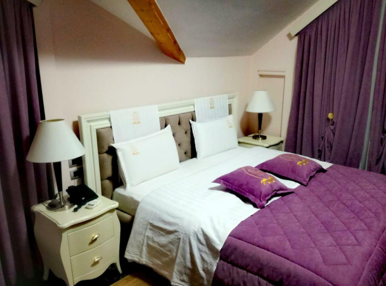 Lux De Paris 4* Tirana